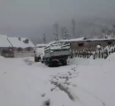 Reshje bore në Gramsh, në dy fshatra trashësia arrin 30 cm