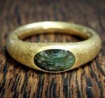 Mësuesi i matematikës zbulon një unazë që besohet të jetë 2,000 vjet e vjetër